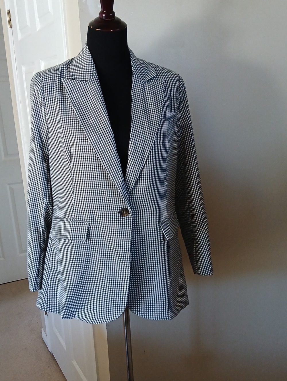Women's Black & White Checked Single-Button Blazer